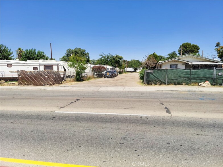 922 S Union Ave, Bakersfield, CA en venta - Foto principal - Imagen 1 de 7