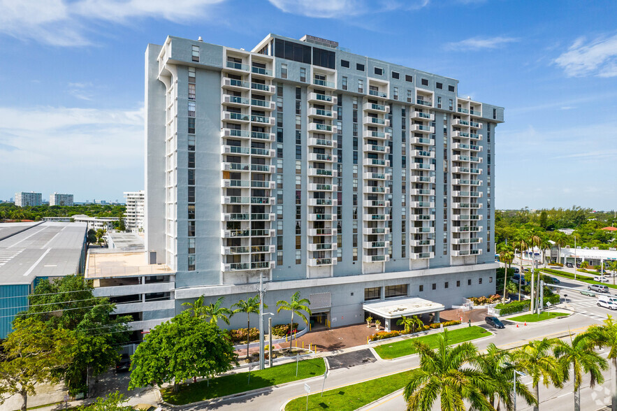 13499 Biscayne Blvd, Miami, FL en alquiler - Foto del edificio - Imagen 2 de 50