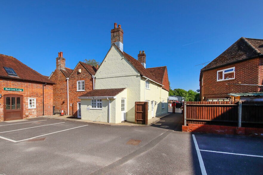 Main Rd, Farnham en alquiler - Foto del edificio - Imagen 2 de 6