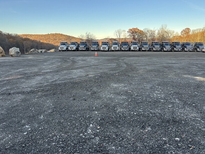 107 Sterling Mine rd, Sloatsburg, NY en alquiler - Foto del edificio - Imagen 2 de 6