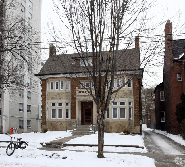 483 Huron St, Toronto, ON en alquiler - Foto principal - Imagen 1 de 3