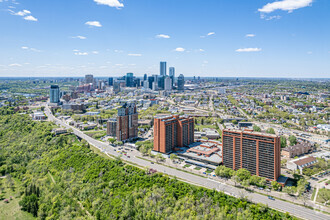 10531 90th St NW, Edmonton, AB - VISTA AÉREA  vista de mapa