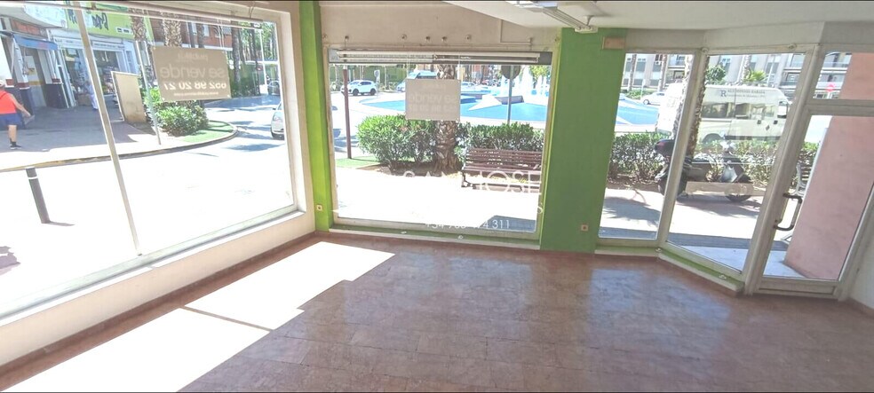 Local en Santa Pola en venta - Foto del edificio - Imagen 3 de 11