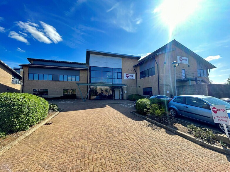 Cyrus Way, Peterborough en alquiler - Foto del edificio - Imagen 2 de 9