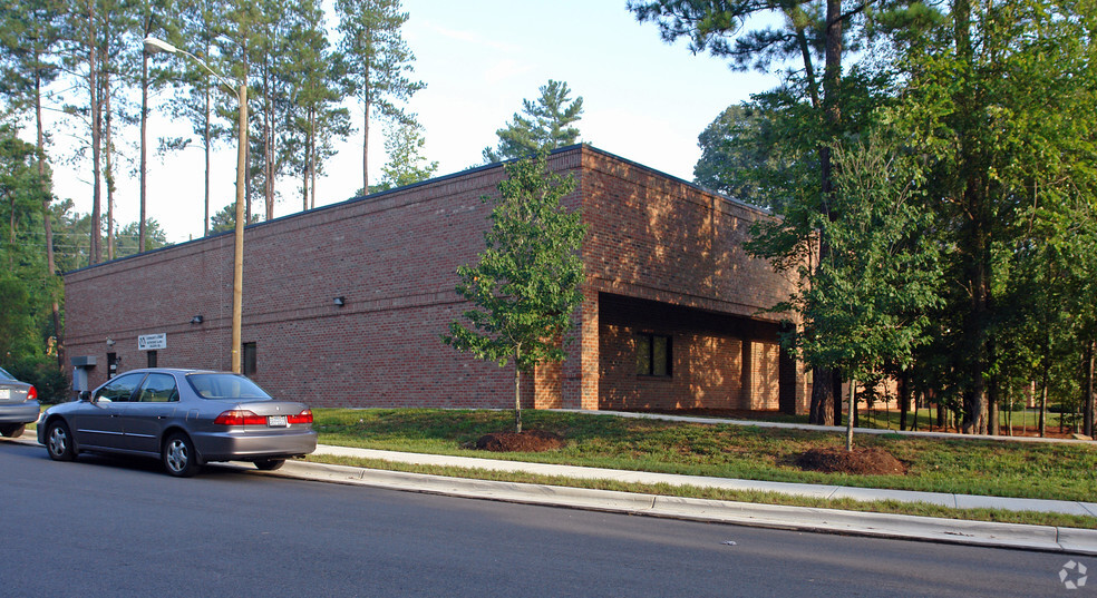 3305 Sungate Blvd, Raleigh, NC en alquiler - Foto del edificio - Imagen 2 de 4