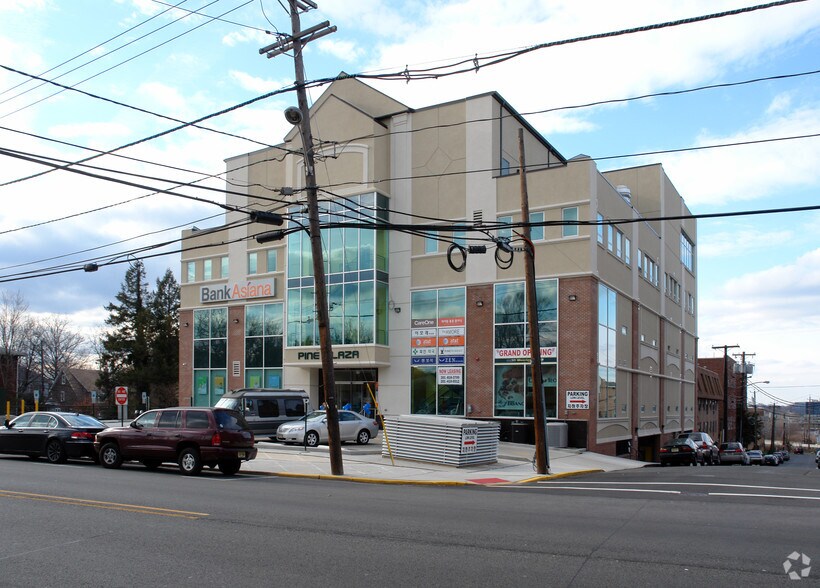 7 Broad Ave, Palisades Park, NJ en alquiler - Foto del edificio - Imagen 3 de 6