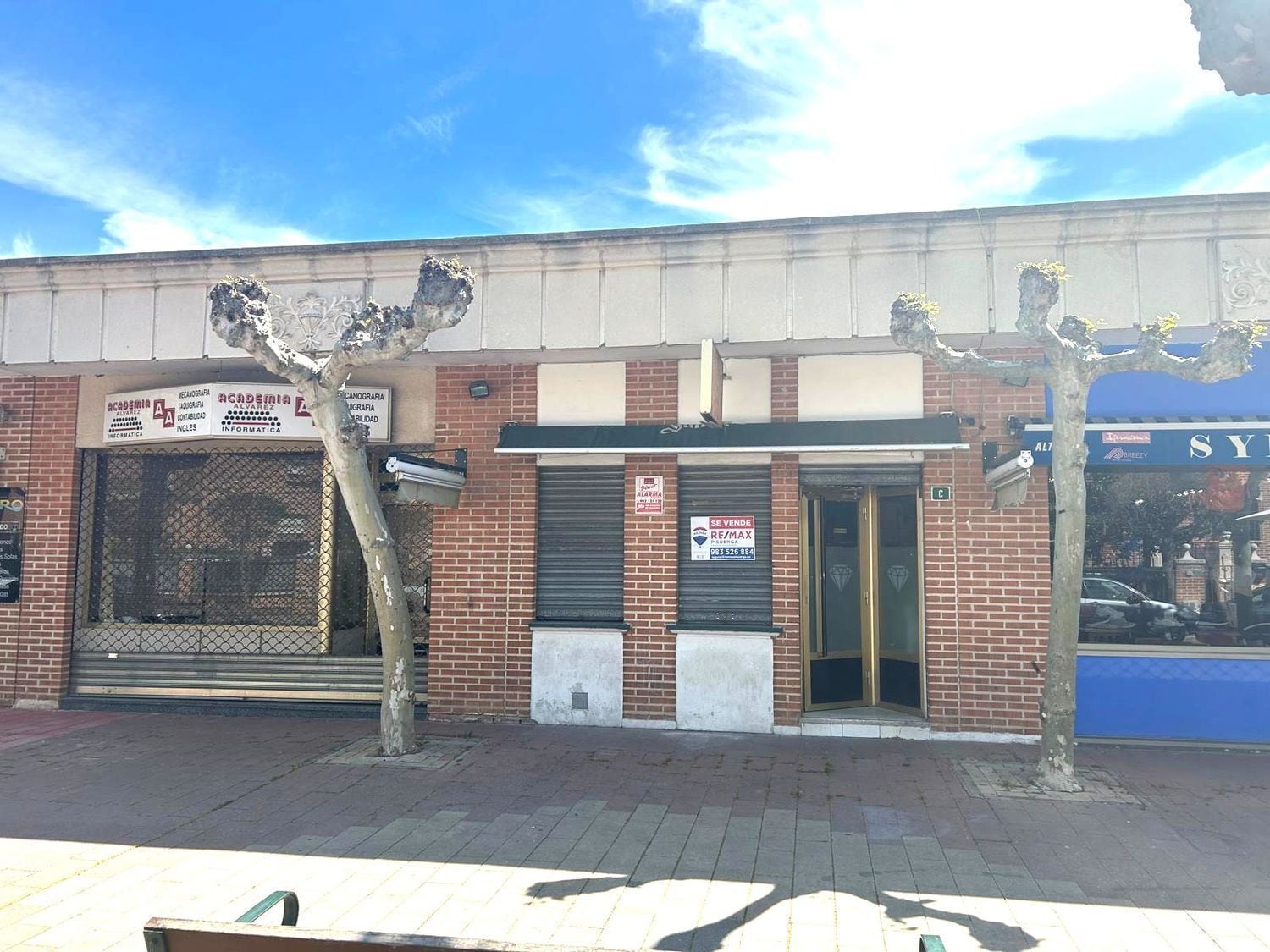 Local en Laguna de Duero en venta Foto del edificio- Imagen 1 de 31