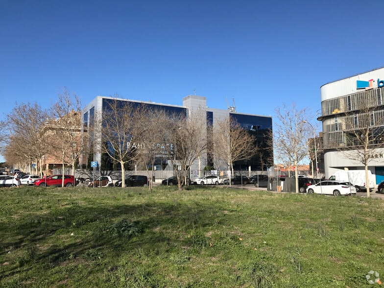 Calle Bahía de Pollensa, 5-7, Madrid, Madrid en alquiler - Foto del edificio - Imagen 2 de 3
