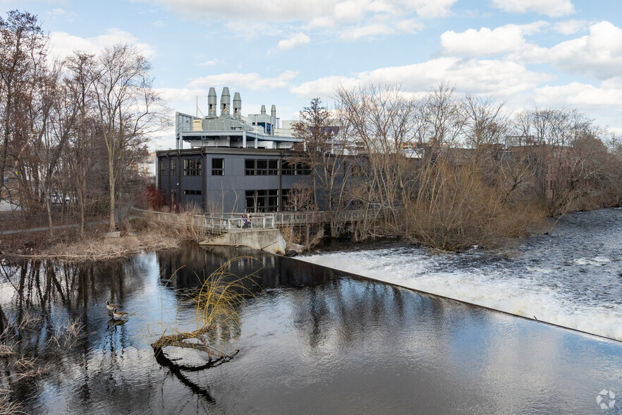 64 Pleasant St, Watertown, MA en alquiler - Foto del edificio - Imagen 2 de 5