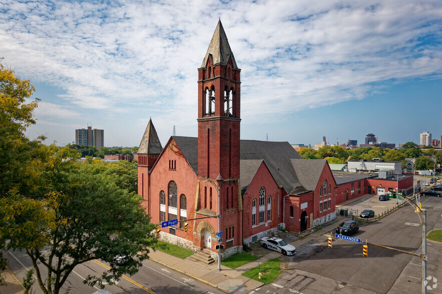 159 Alexander St, Rochester, NY en venta - Foto del edificio - Imagen 1 de 24