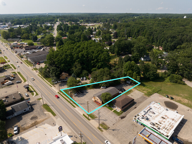 695 N First St, Harrison, MI en venta - Vista aérea - Imagen 2 de 49