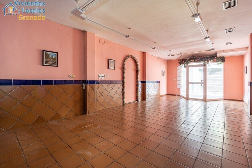 Local en Ogíjares en venta - Foto del interior - Imagen 3 de 9