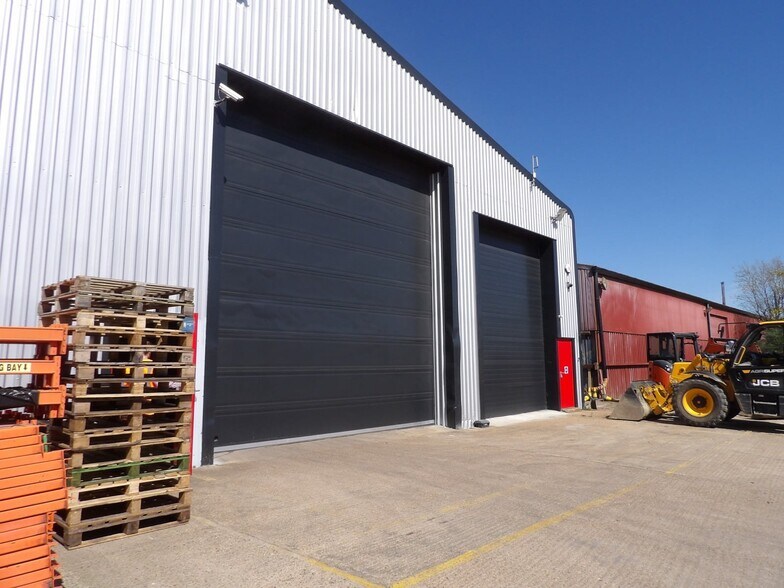 Unit 18 Lancaster Way, Earls Colne en alquiler - Foto del edificio - Imagen 3 de 3