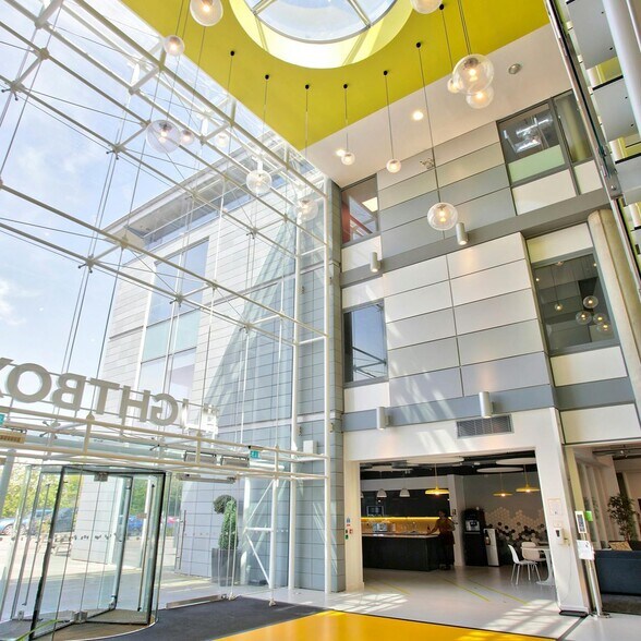 1 Willoughby Rd, Bracknell en alquiler - Foto del edificio - Imagen 2 de 5