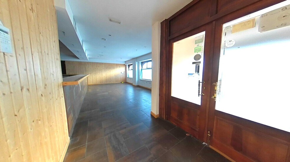 Local en Pradoluengo en venta - Foto del edificio - Imagen 3 de 46