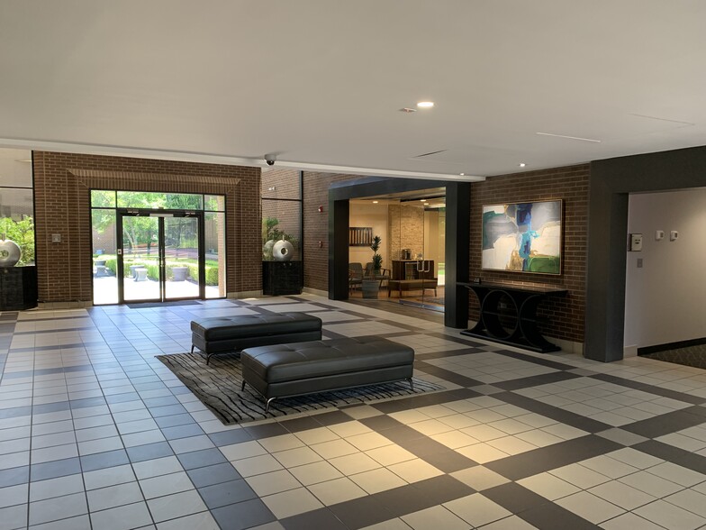 12740 Hillcrest Rd, Dallas, TX en alquiler - Foto del interior - Imagen 2 de 9