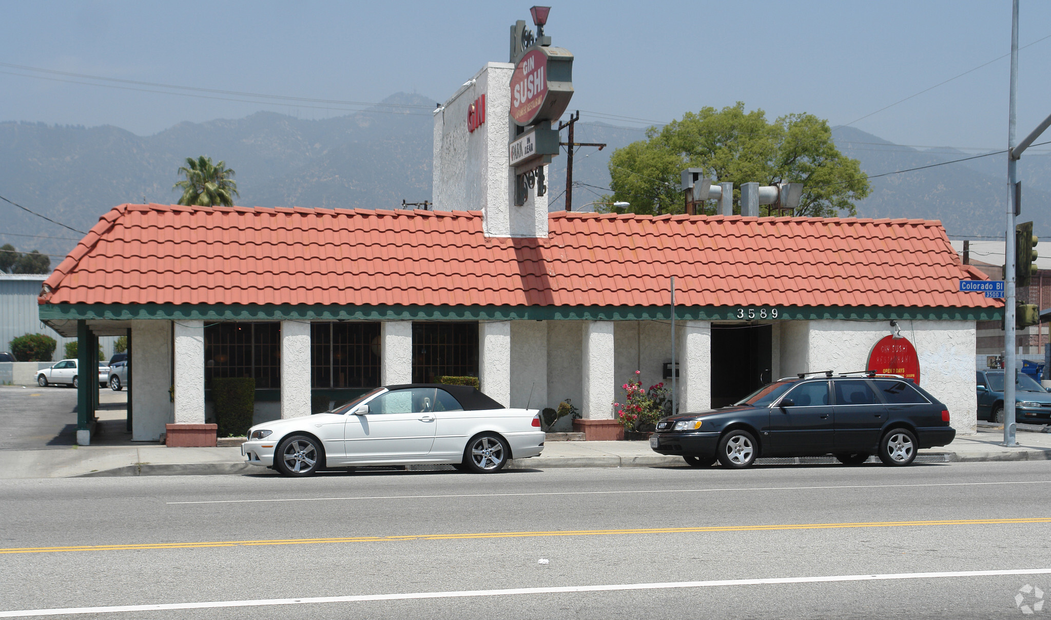 3589 Colorado Blvd, Pasadena, CA en alquiler Foto del edificio- Imagen 1 de 12