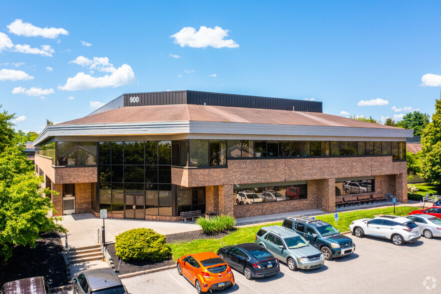 900 Business Center Dr, Horsham, PA en alquiler - Foto del edificio - Imagen 1 de 5