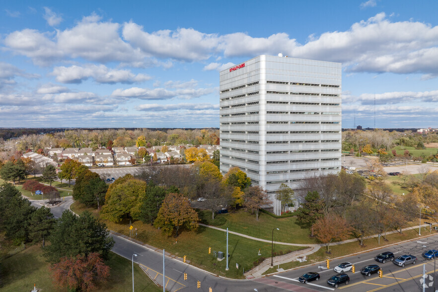 18000 W 9 Mile Rd, Southfield, MI en alquiler - Foto del edificio - Imagen 2 de 6