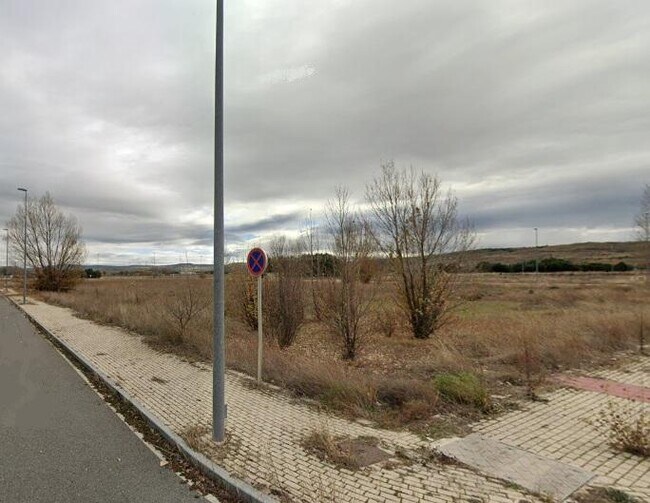 Más detalles de Calle de Bartolomé de las Casas - Cristóbal Colón, Ávila - Terreno en venta