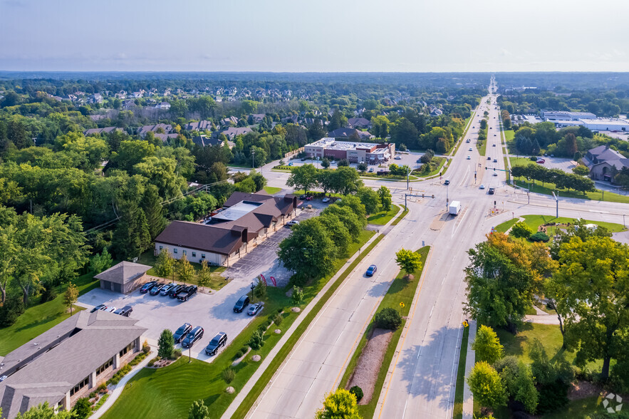 7602 W Mequon Rd, Mequon, WI en alquiler - Vista aérea - Imagen 3 de 23