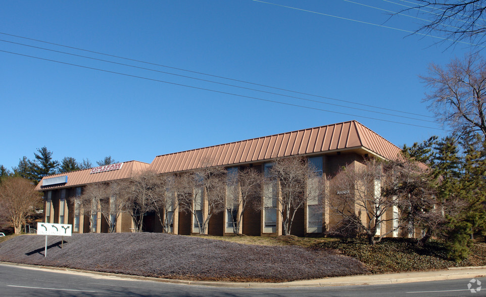 10800 Lockwood Dr, Silver Spring, MD en alquiler - Foto del edificio - Imagen 3 de 6