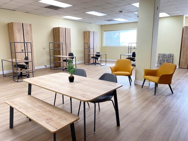 Más detalles de 2677 Zoe Ave, Huntington Park, CA - Oficina en alquiler