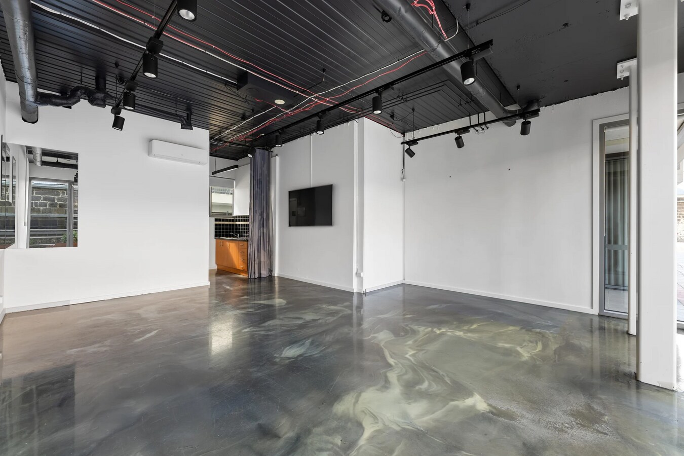 41-43 Stockade Ave, Coburg, VIC 3058 - Unidad 3B - - Foto del interior - Image 2 of 3