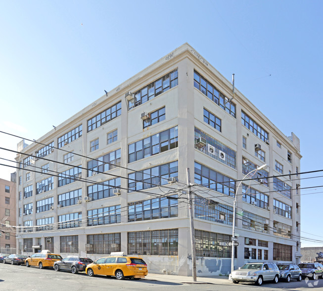 10-10 44th Ave, Long Island City, NY en alquiler - Foto principal - Imagen 2 de 10