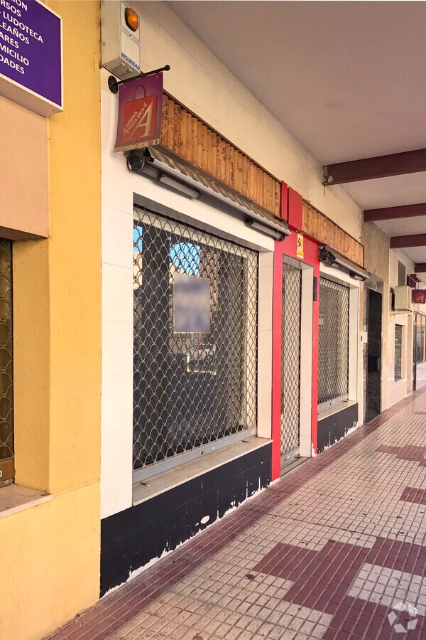 Calle Burgos, 9, Azuqueca de Henares, GUA 19200 - Unidad Puerta IZ -  - Foto del interior - Image 1 of 2