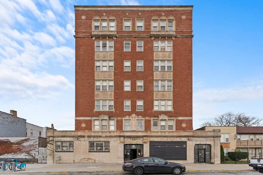 3008 E Cheltenham Pl, Chicago, IL en venta - Foto del edificio - Imagen 3 de 9