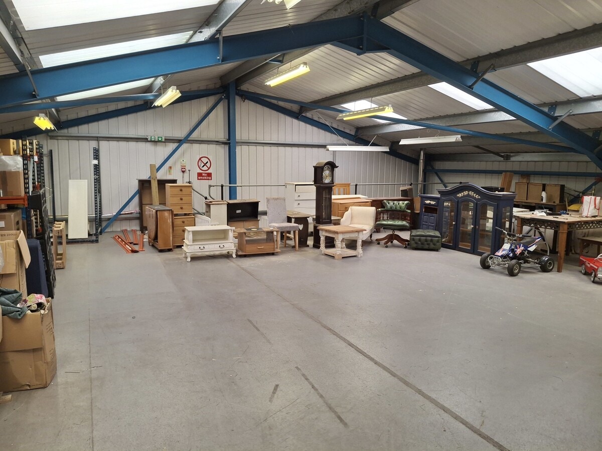 14-14A Springfield Rd, Burnham On Crouch, ESS CM0 8TE - Unidad 14a - - Foto del interior - Image 1 of 5