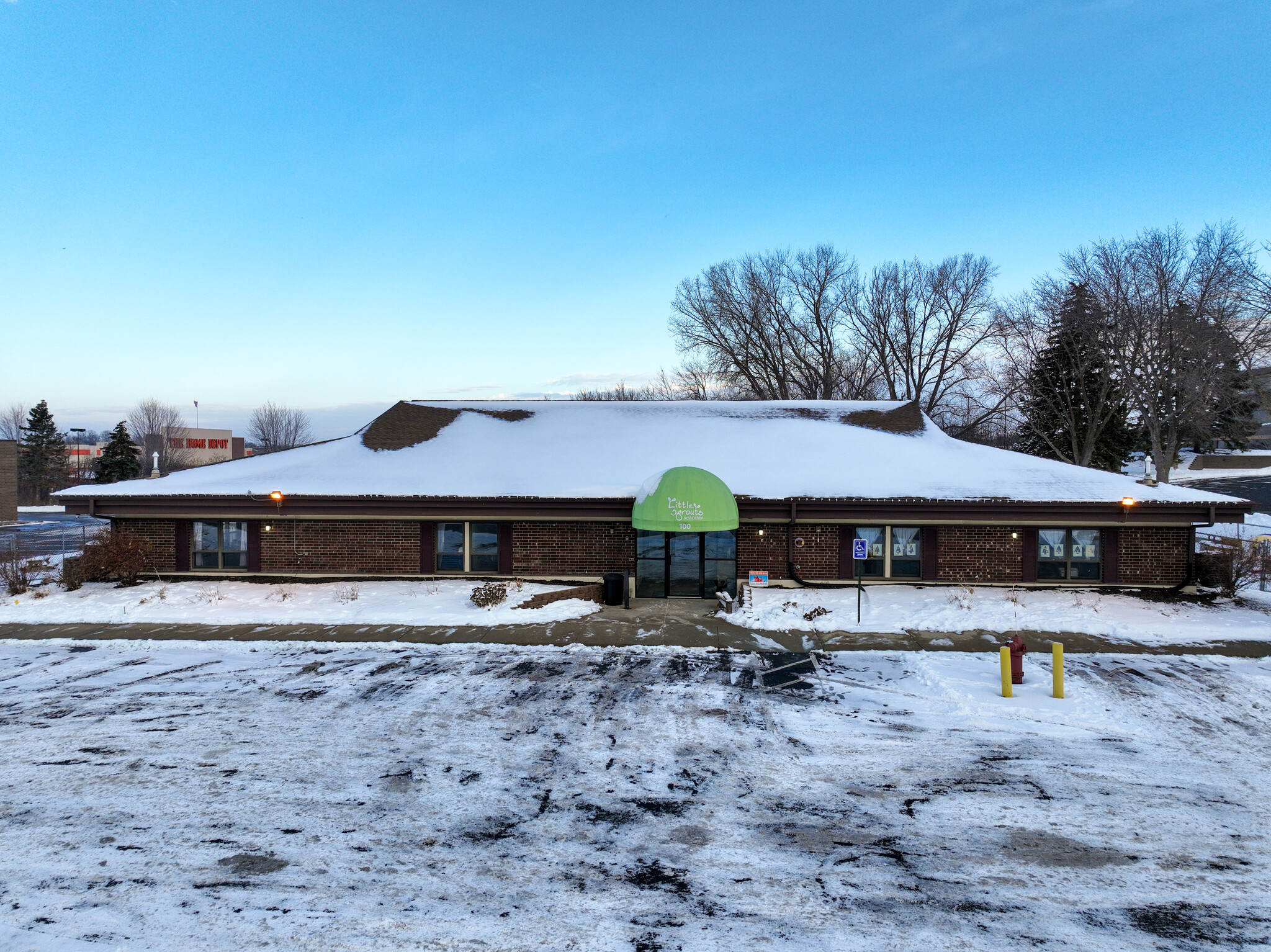 100 Cobblestone Ln, Burnsville, MN en venta Foto del edificio- Imagen 1 de 6