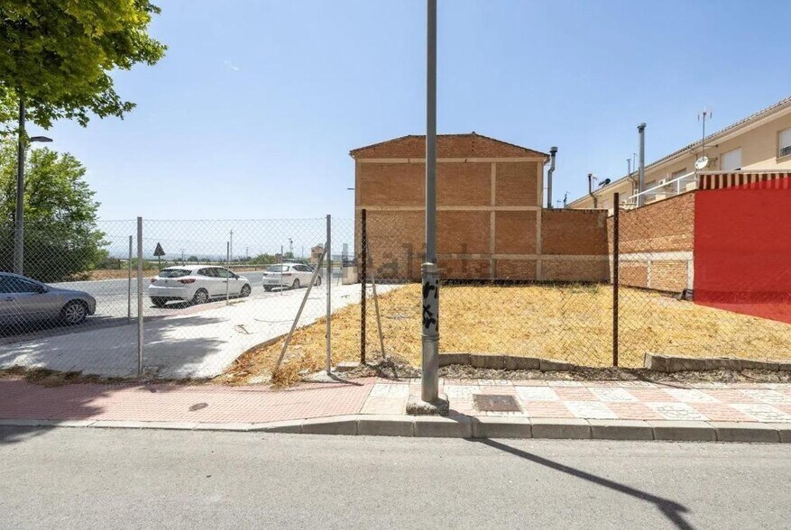 Calle Lindaraja, 1-1, Pinos Puente, Granada en venta - Foto del edificio - Imagen 3 de 13