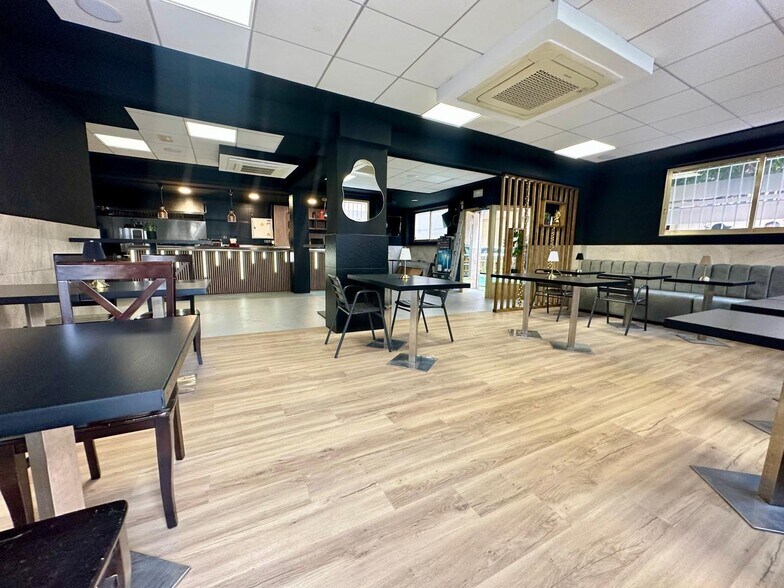 Local en Sant Joan d'Alacant en alquiler - Foto del edificio - Imagen 1 de 15