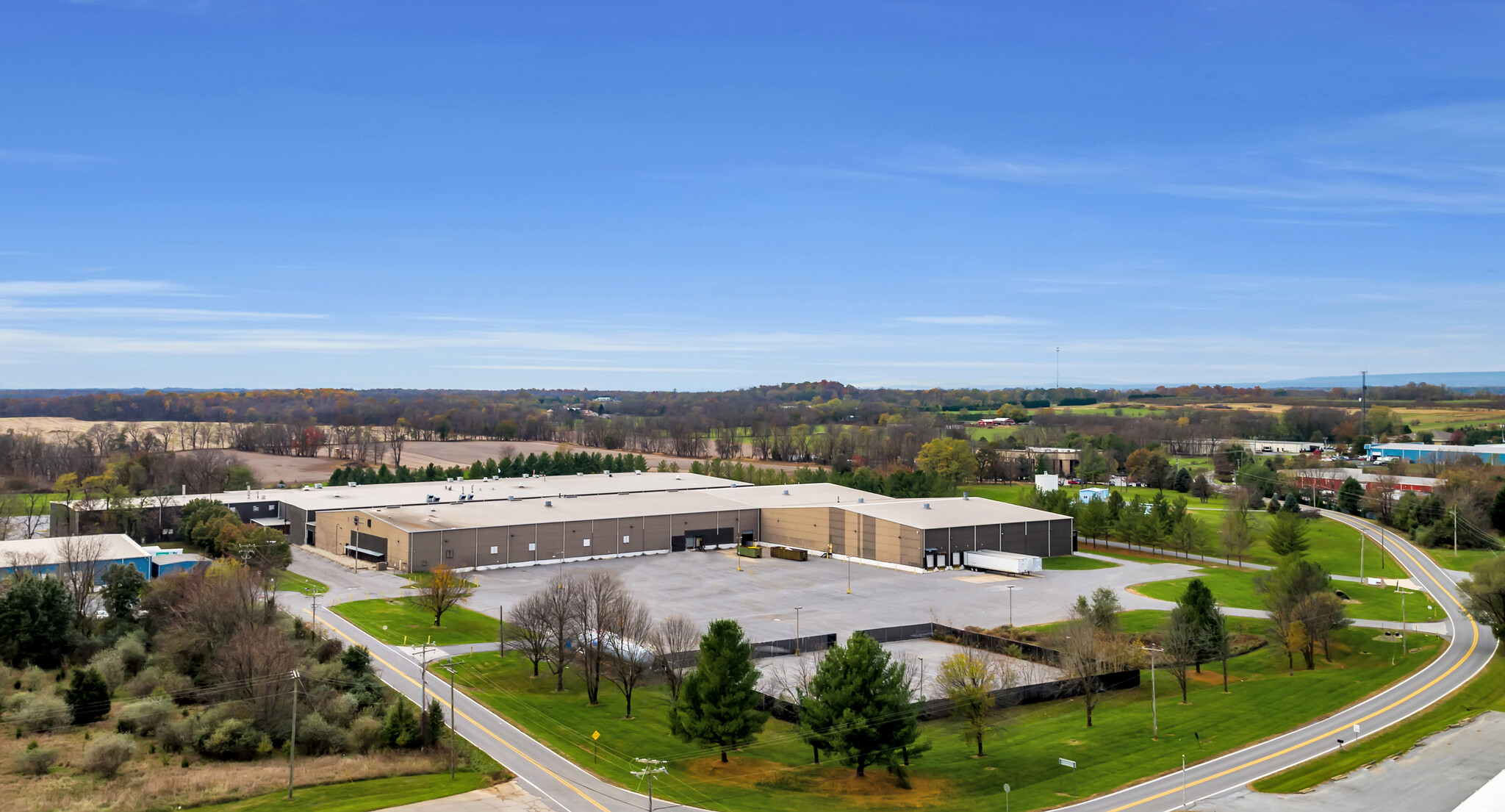 426 Industrial Blvd, Kearneysville, WV en alquiler Foto del edificio- Imagen 1 de 3