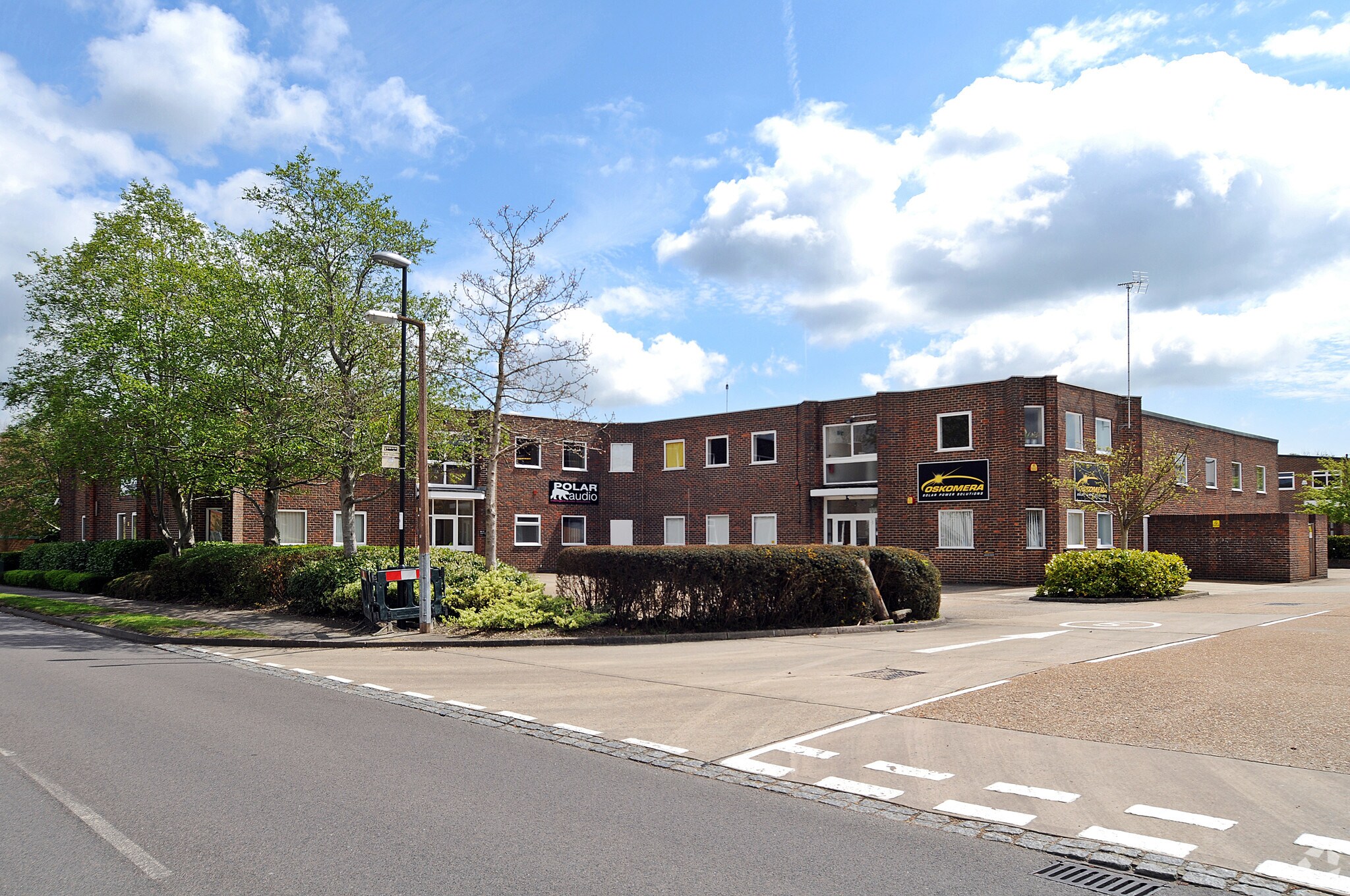 17-19 Albert Dr, Burgess Hill en alquiler Foto principal- Imagen 1 de 7