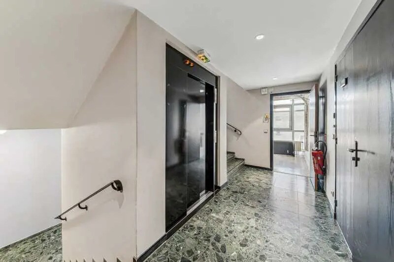 152 Rue De Picpus, Paris en alquiler - Vestíbulo - Imagen 2 de 9