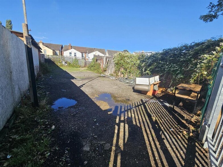 151 Ash Rd, Aldershot en alquiler - Foto del edificio - Imagen 3 de 15