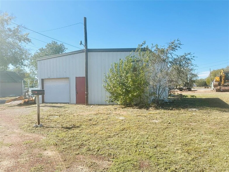 1201 N Louis Tittle Ave, Mangum, OK en venta - Foto principal - Imagen 1 de 3