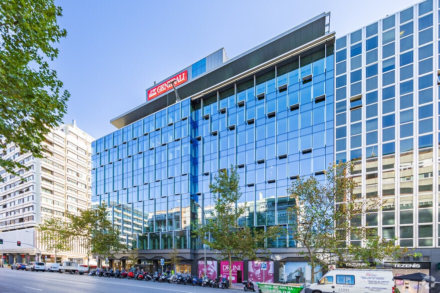 Calle Orense, 4, Madrid, Madrid en alquiler - Foto del edificio - Imagen 2 de 2