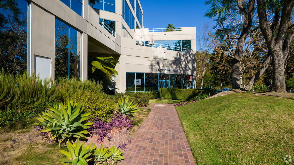 12711 Ventura Blvd, Studio City, CA en alquiler - Foto del edificio - Imagen 3 de 9