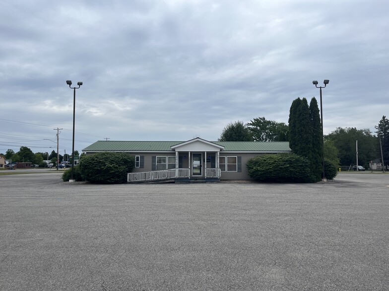 810 N Birch St, Kalkaska, MI en venta - Foto del edificio - Imagen 1 de 30