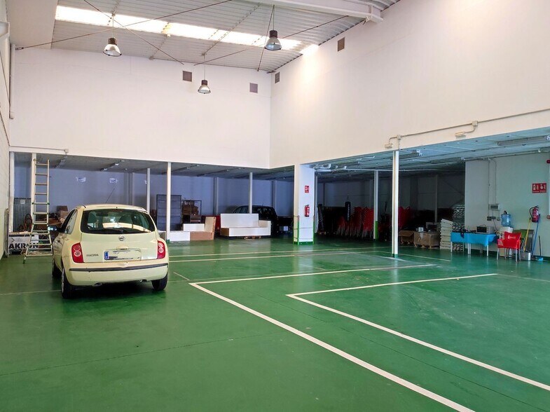 Nave en Culleredo en venta - Foto del edificio - Imagen 3 de 38
