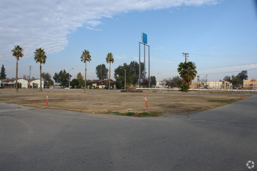 2650 White Ln, Bakersfield, CA en venta - Foto del edificio - Imagen 1 de 8