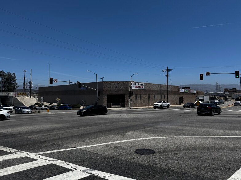 12035-12055 Sherman Way, North Hollywood, CA en alquiler - Foto del edificio - Imagen 1 de 10