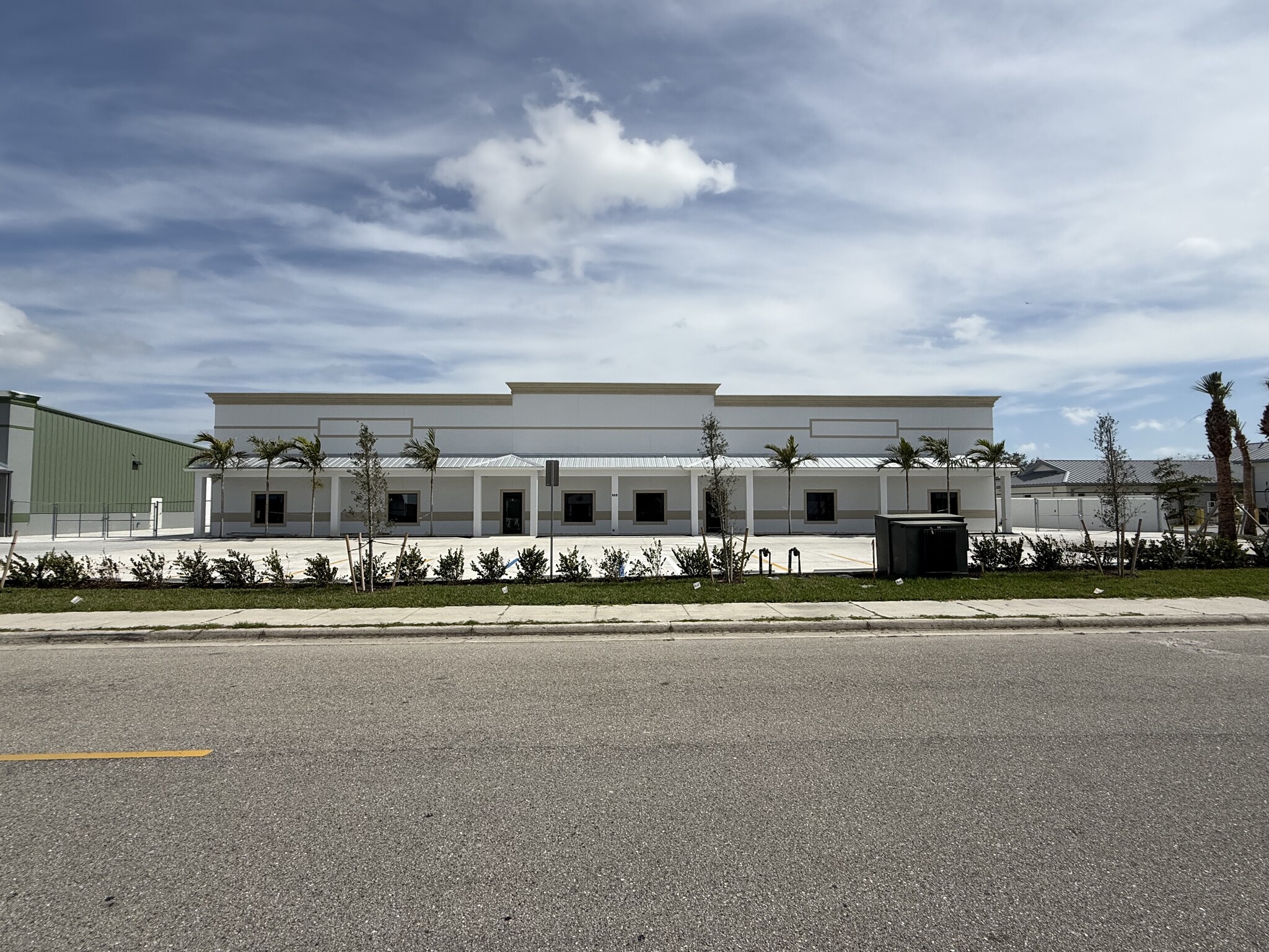 669 Stonecrest Ln, Cape Coral, FL en alquiler Foto del edificio- Imagen 1 de 10