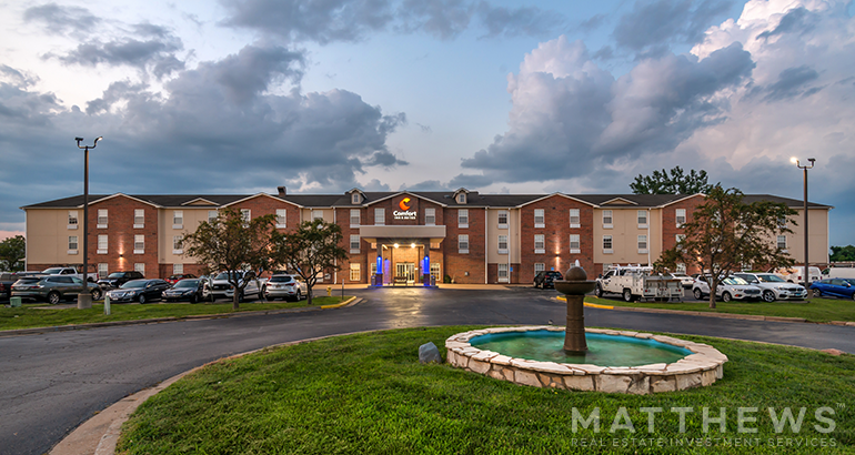 18375 Chesterfield Airport Rd, Chesterfield, MO en venta - Foto del edificio - Imagen 1 de 2