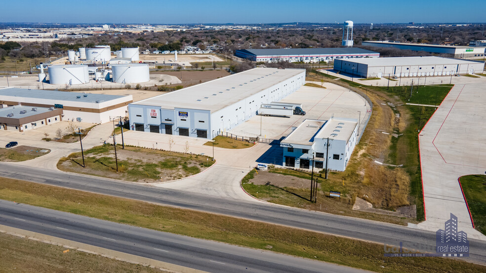 8106 NE Loop 410, San Antonio, TX en alquiler - Foto del edificio - Imagen 1 de 5