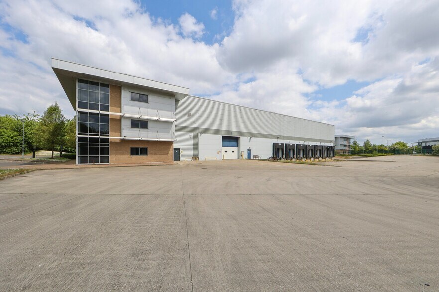 Nave en Braintree en alquiler - Foto del edificio - Imagen 2 de 6